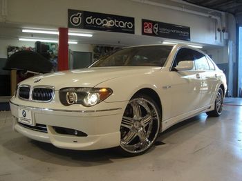 BMW 750i: 3 фото