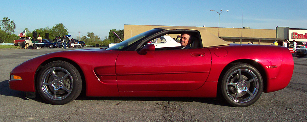 Chevrolet Corvette Convertible: 9 фото