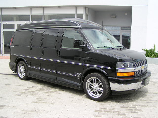 Chevrolet Express: 2 фото