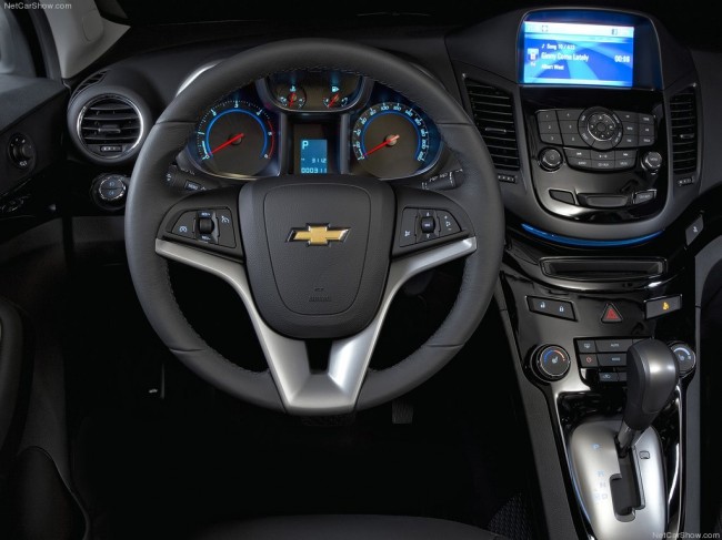 Chevrolet Orlando: 10 фото