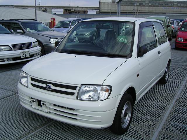 Daihatsu Mira: 8 фото