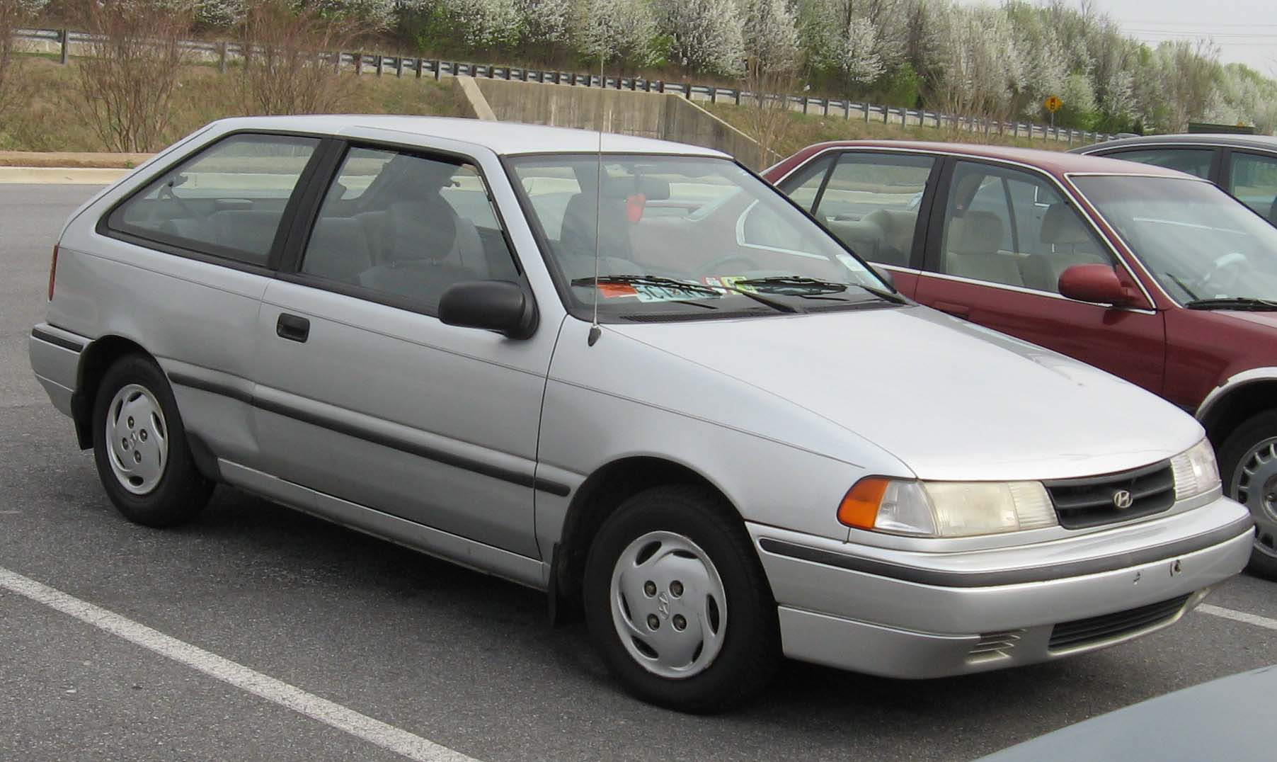 Hyundai Excel: 2 фото