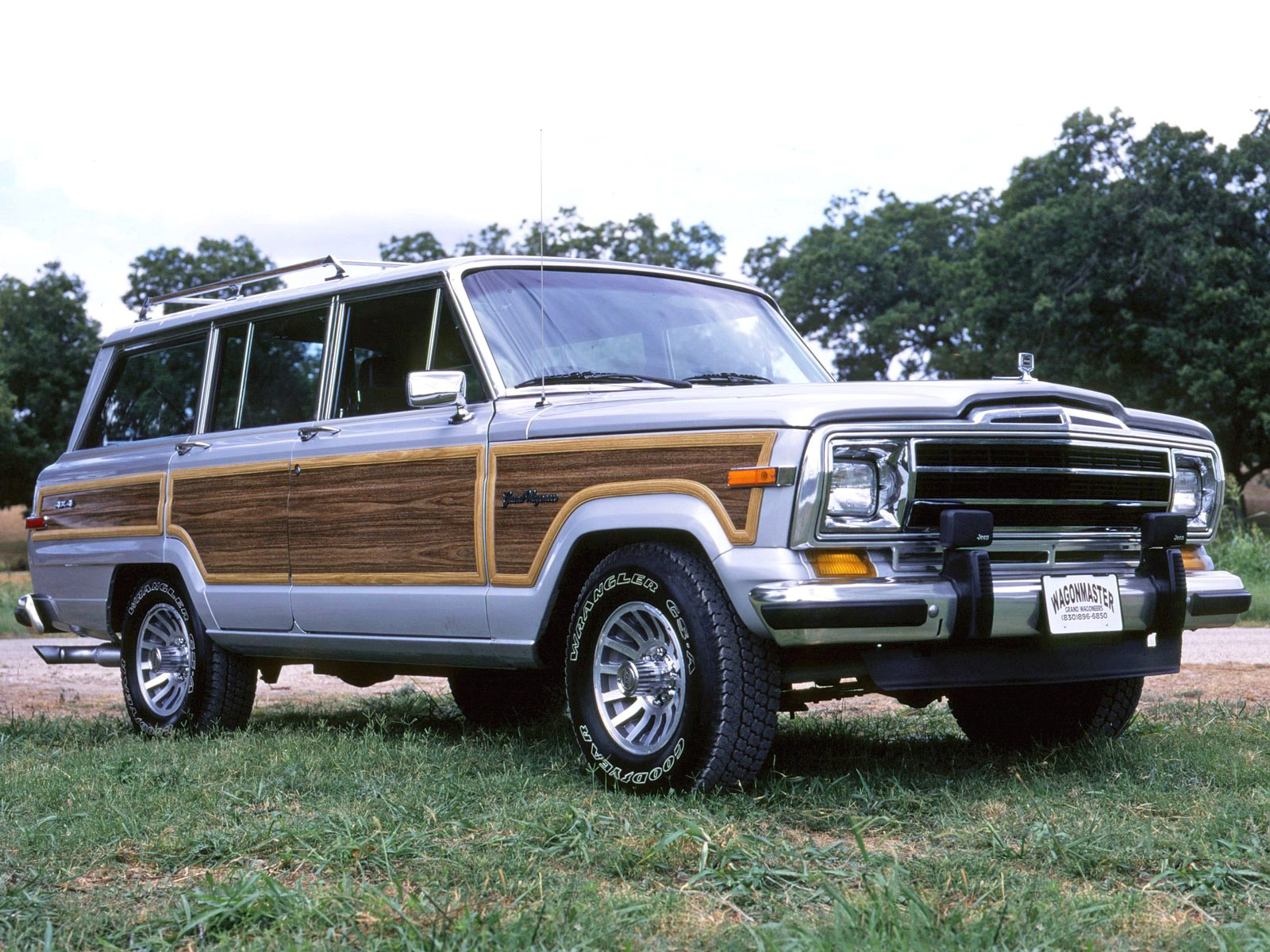 Jeep Grand Wagoneer: 7 фото