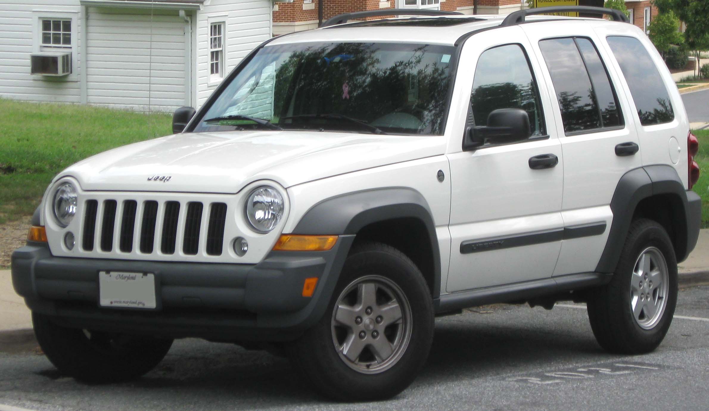 Jeep Liberty: 8 фото