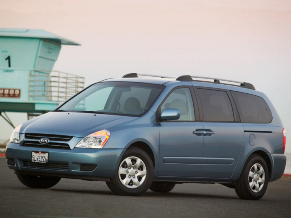 Kia Carnival: 9 фото