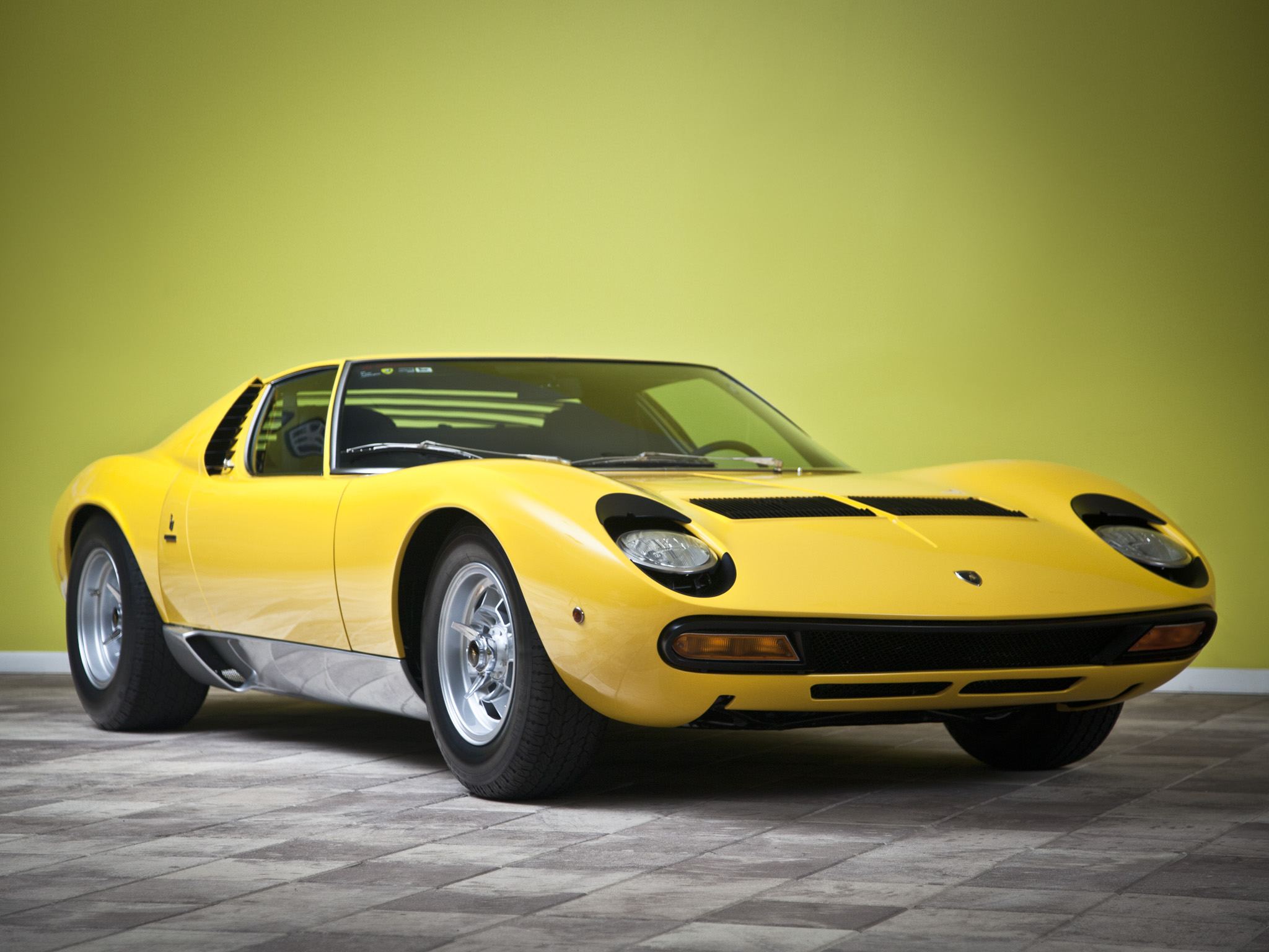 Lamborghini Miura P400: 12 фото