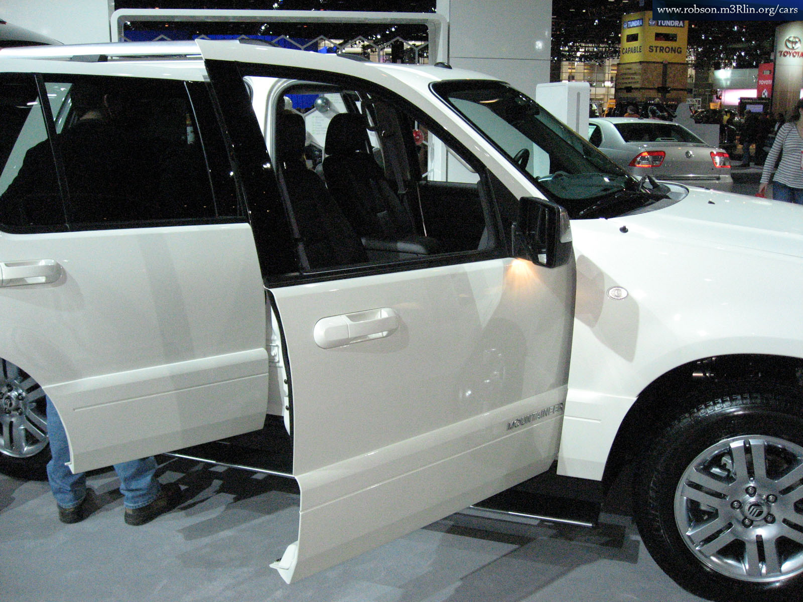 Mercury Mariner Hybrid: 11 фото