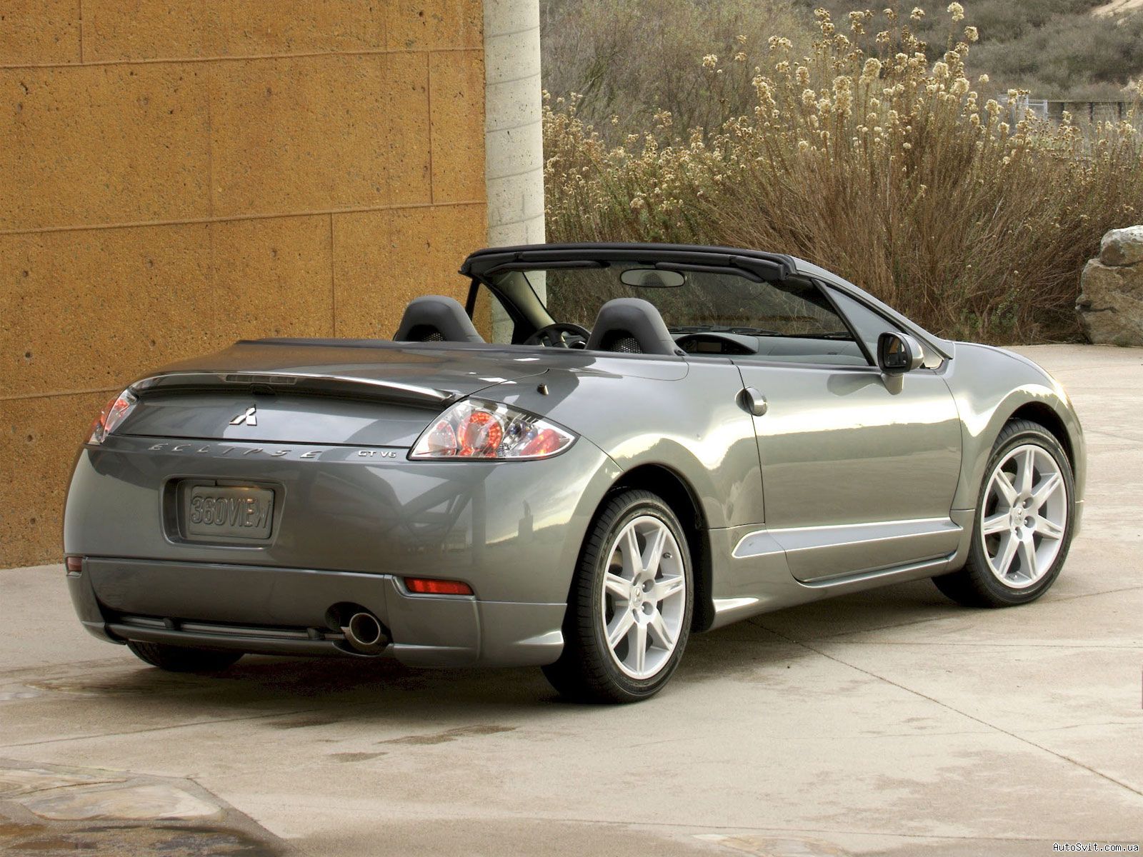 Mitsubishi Eclipse Spyder: 8 фото