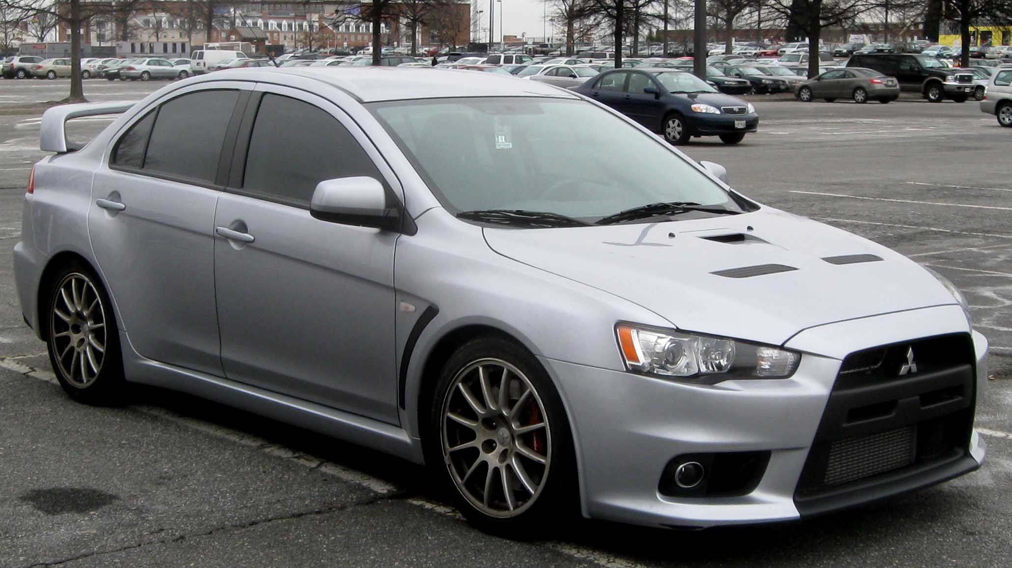 Mitsubishi Lancer Evolution X: 10 фото