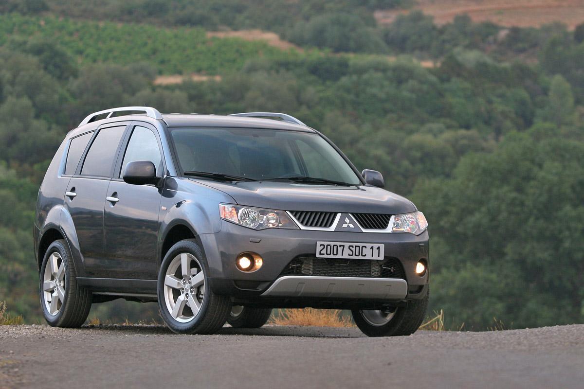 Mitsubishi Outlander: 9 фото