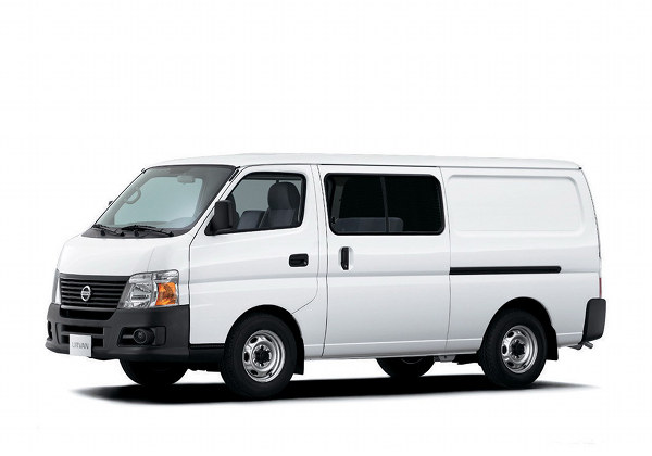 Nissan Urvan: 7 фото