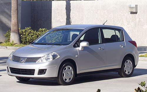 Nissan Versa: 5 фото