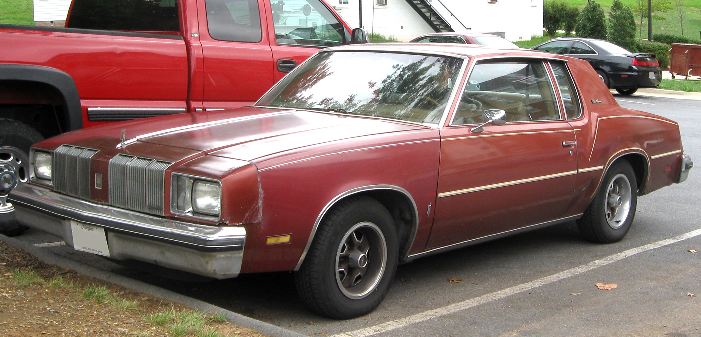 Oldsmobile Cutlass Supreme: 4 фото