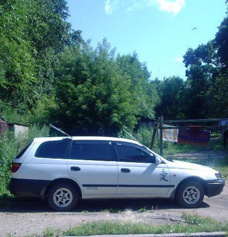 Toyota Caldina Van: 11 фото