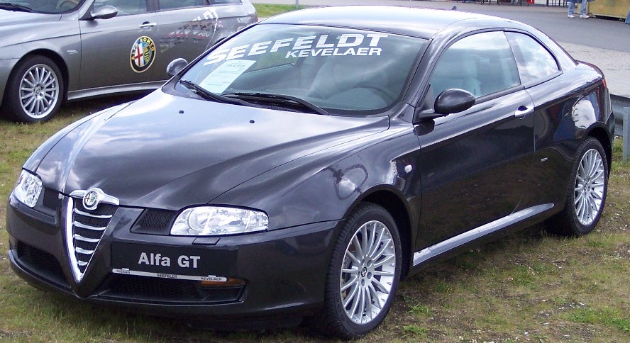 Alfa Romeo GT: 2 фото