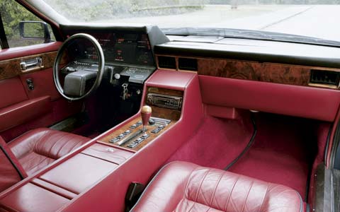 Aston Martin Lagonda: 2 фото