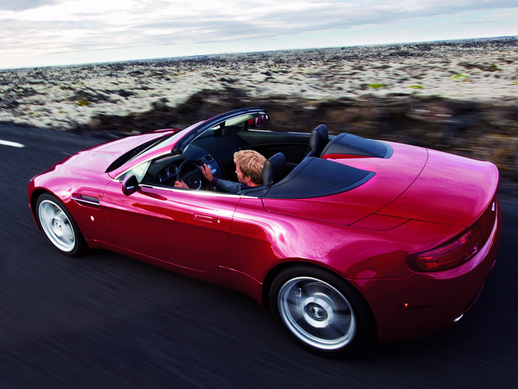 Aston Martin V8 Vantage Roadster: 11 фото