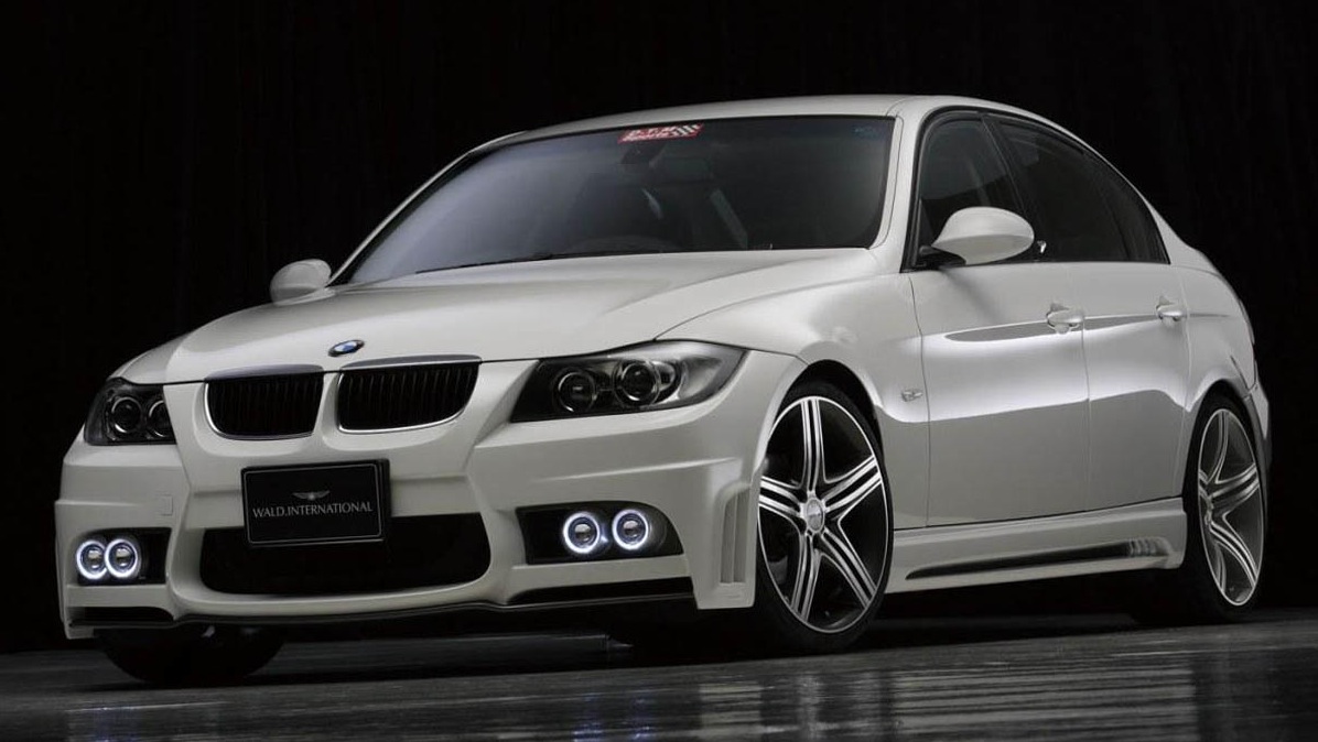 BMW 3-series E90: 9 фото