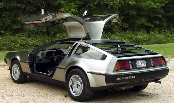 DeLorean DMC-12: 3 фото