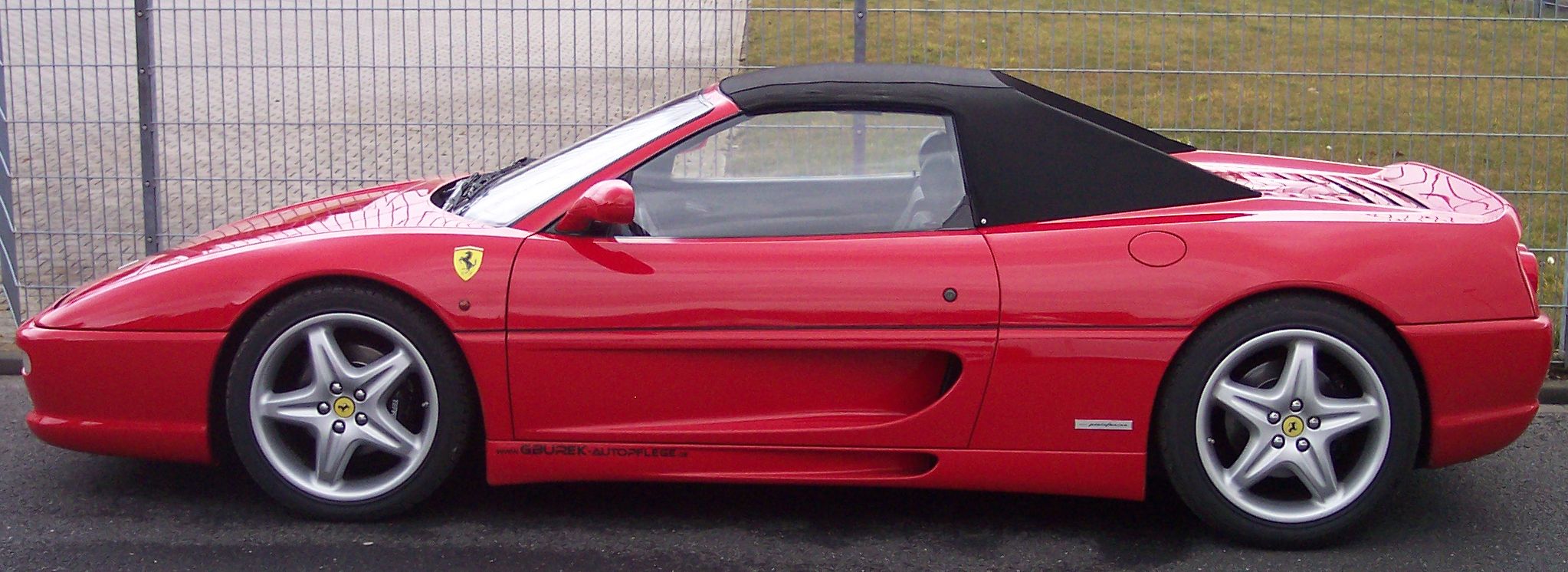 Ferrari F355: 7 фото