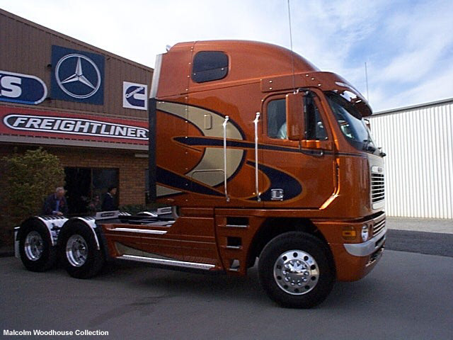 Freightliner Argosy: 2 фото