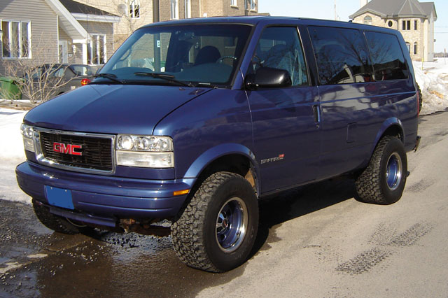 GMC Safari: 3 фото