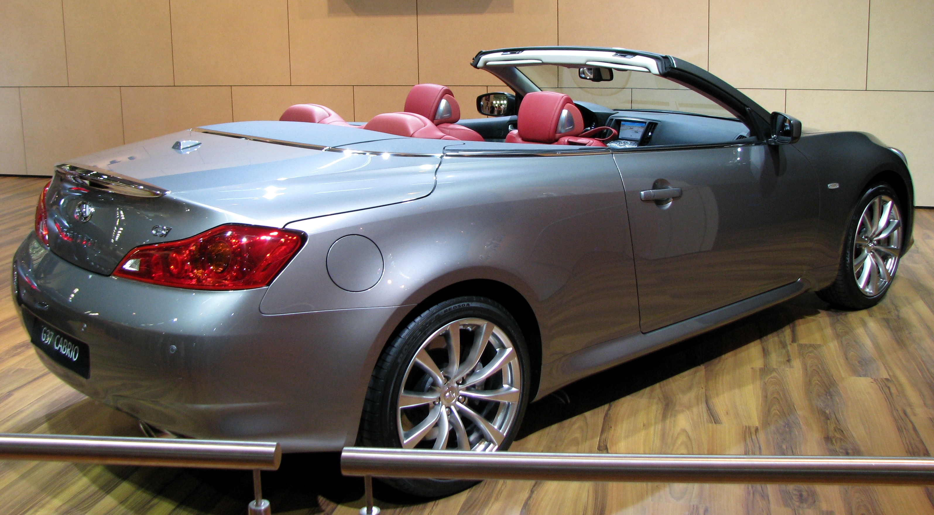 Infiniti G Cabrio: 2 фото