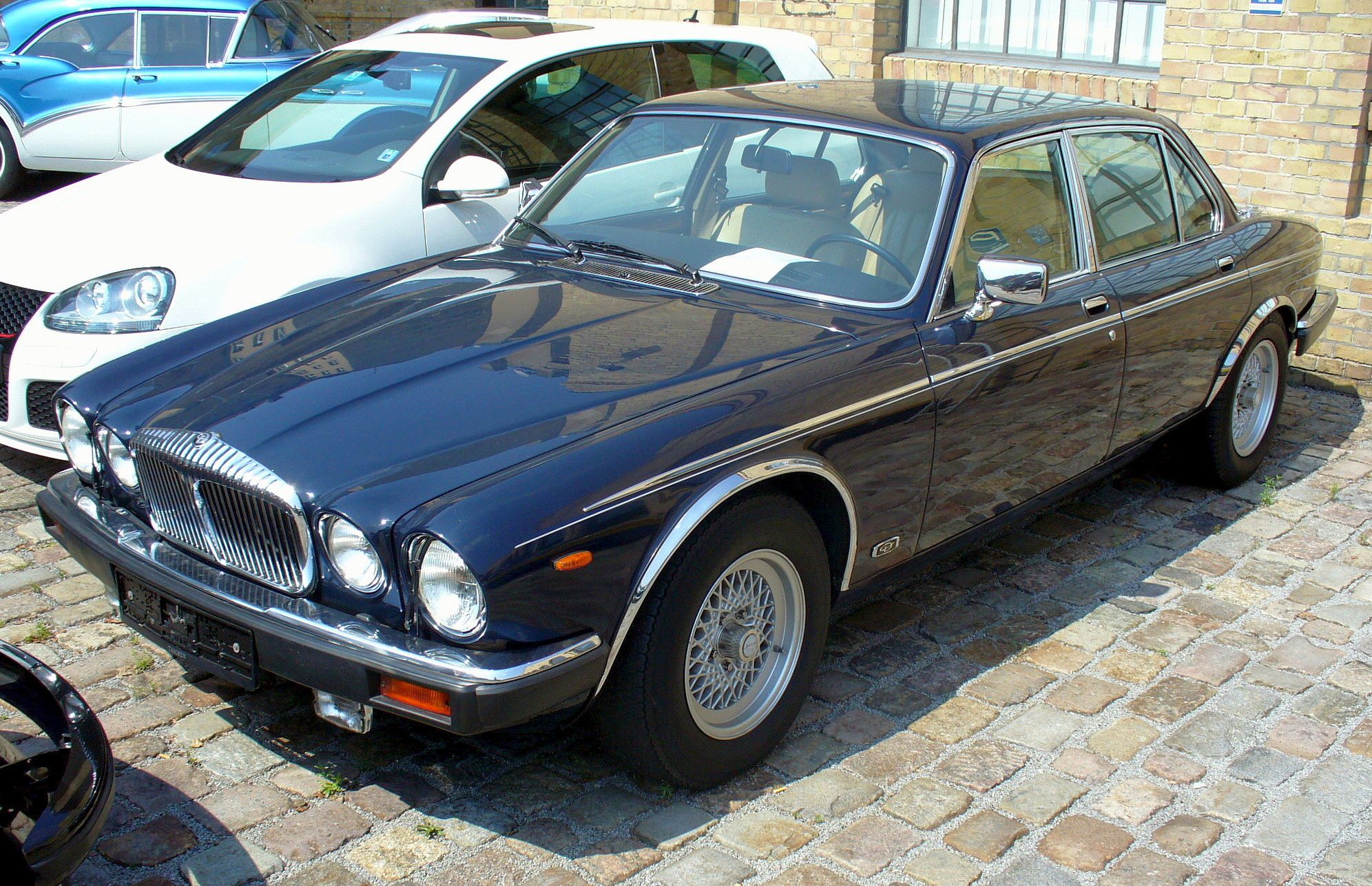 Jaguar XJ III: 4 фото