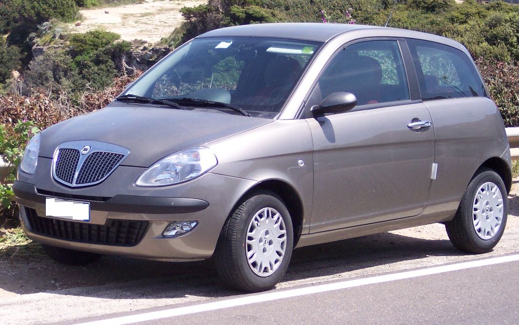 Lancia Ypsilon: 9 фото