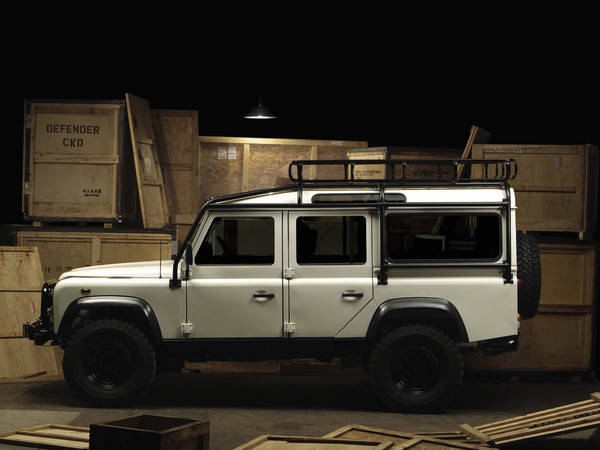 Land Rover Defender: 8 фото