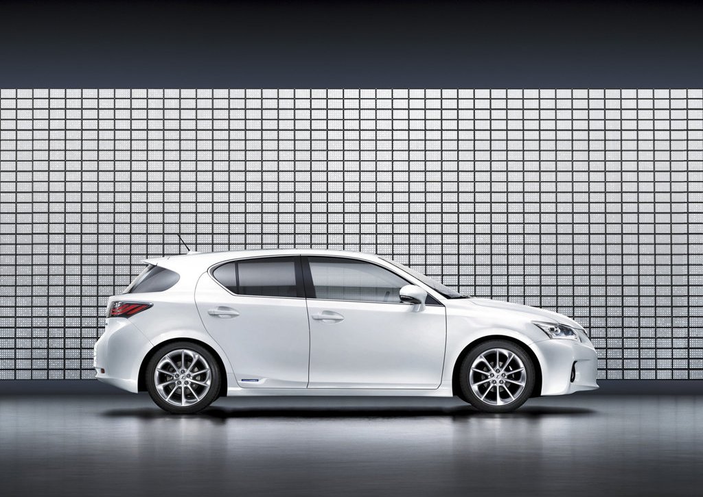 Lexus CT: 10 фото