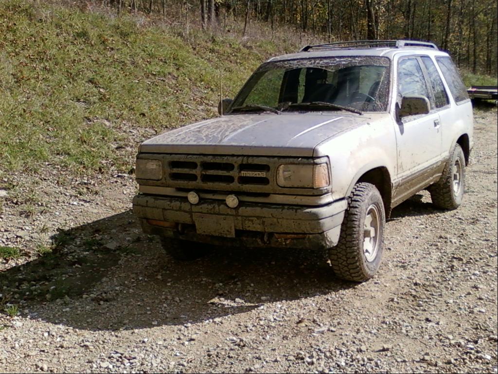 Mazda Navajo: 10 фото