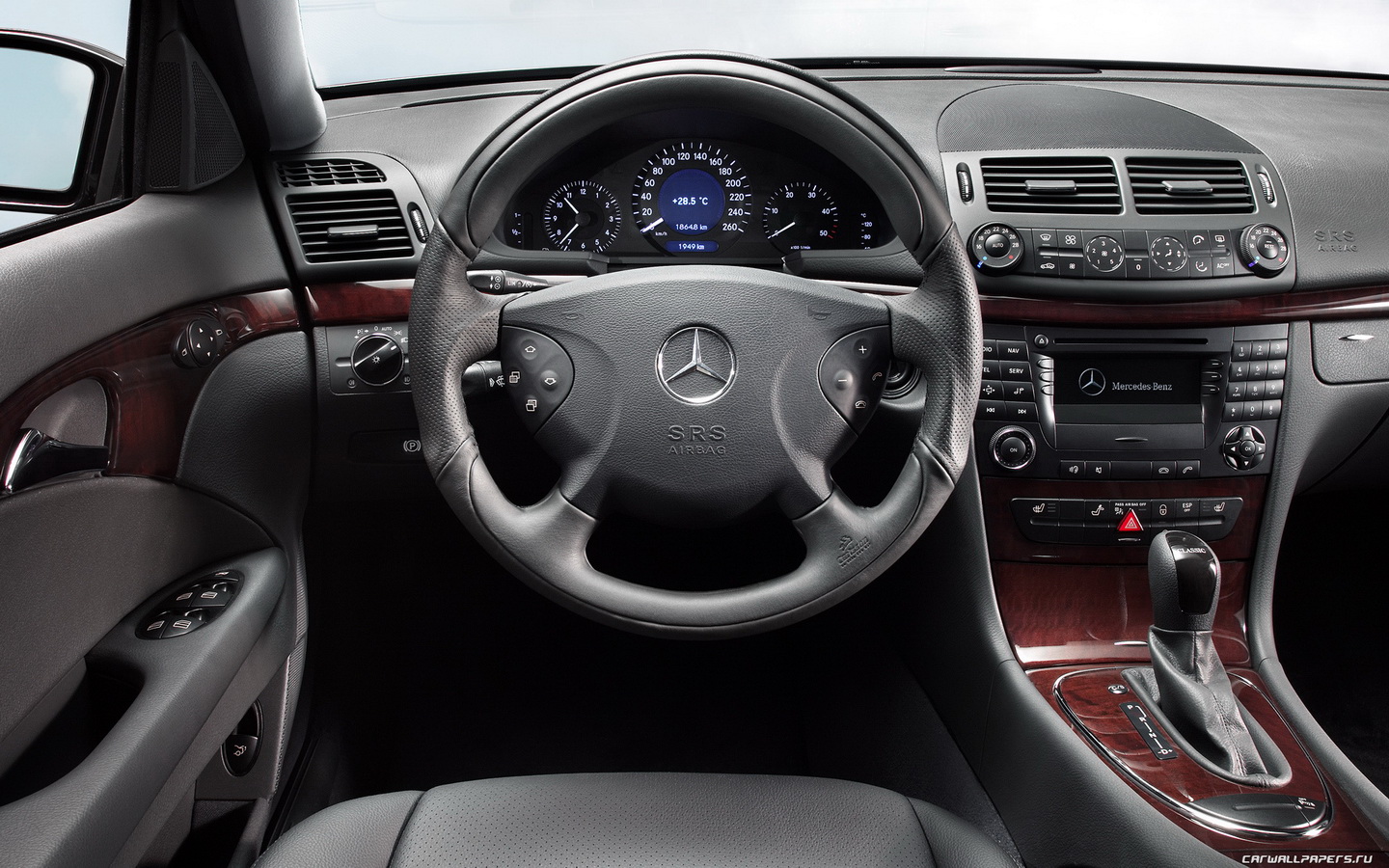 Mercedes E-class W211: 11 фото