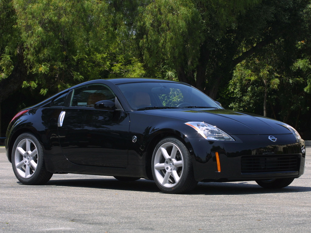 Nissan 350Z: 12 фото