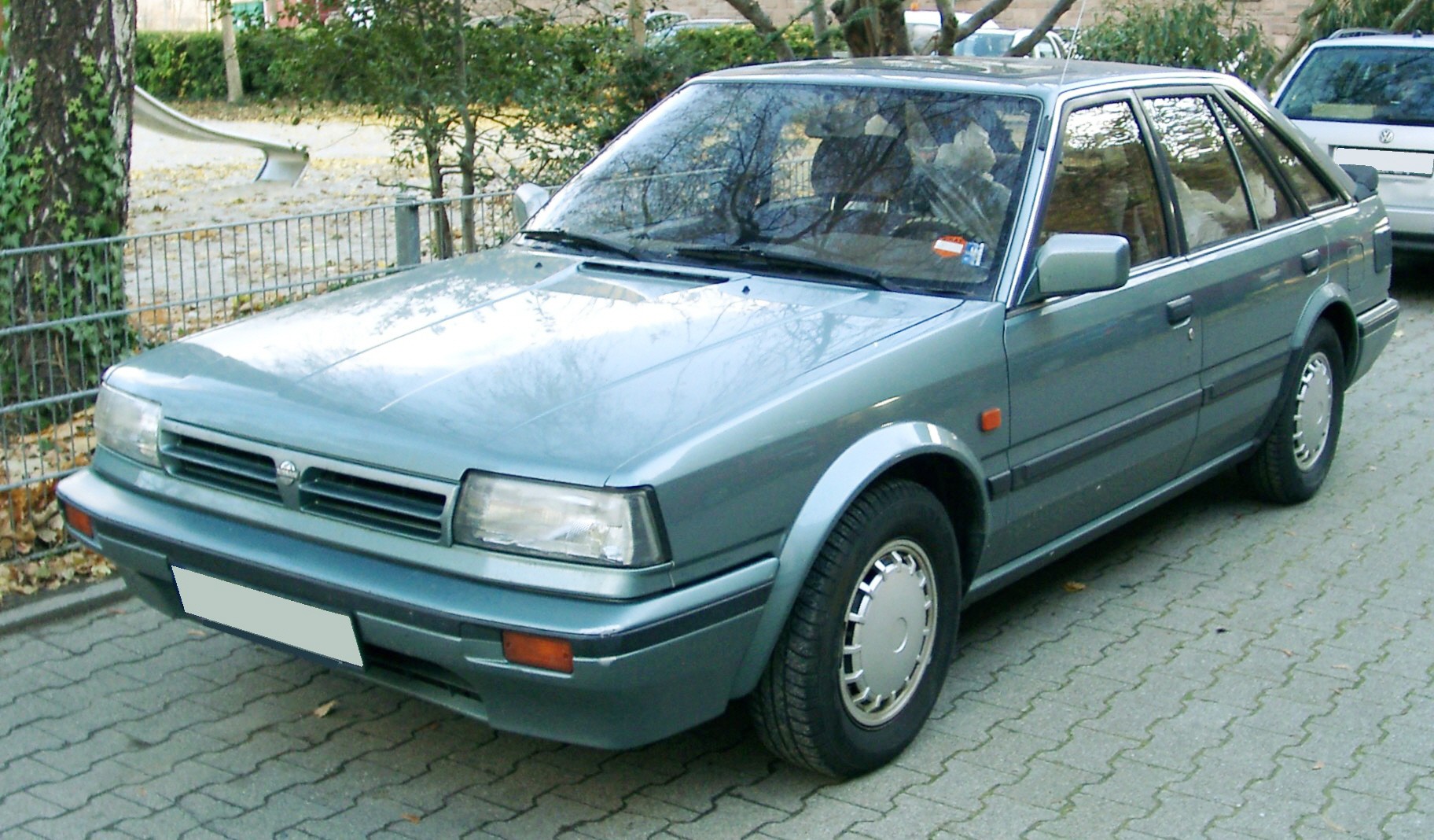 Nissan Bluebird: 8 фото