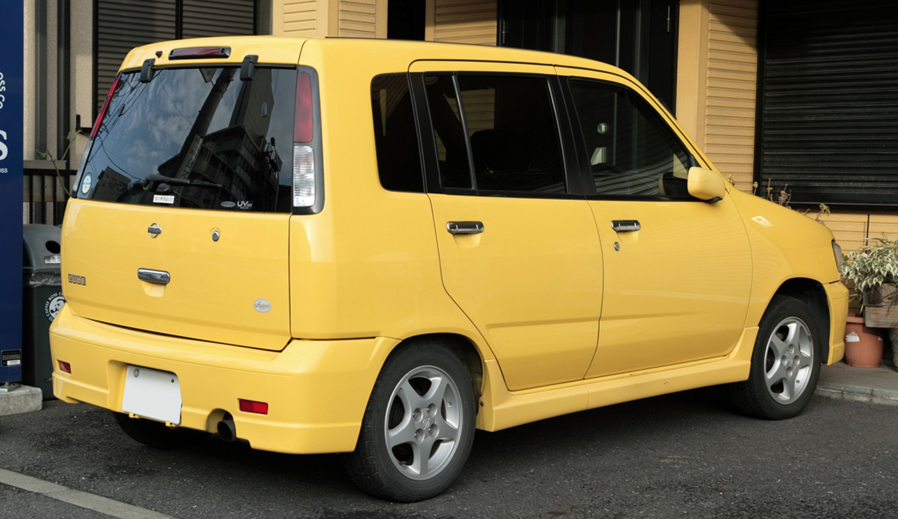 Nissan Cube Z10: 8 фото