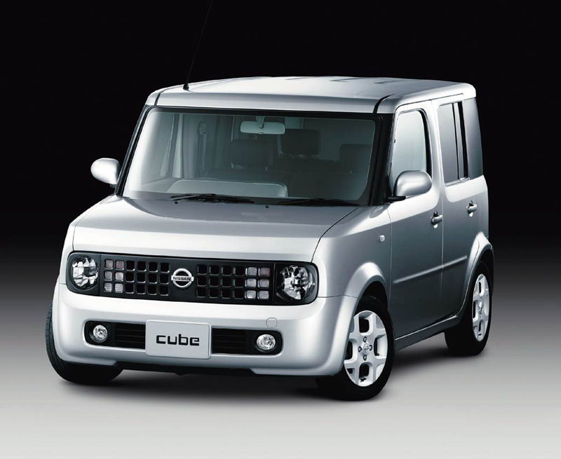 Nissan Cube: 10 фото