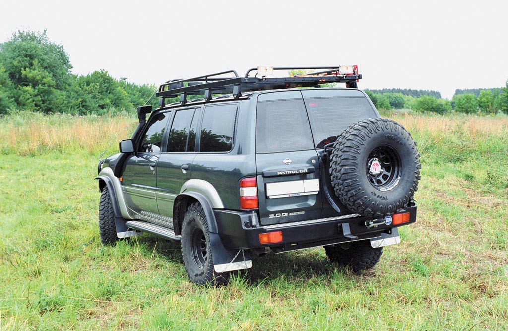 Nissan Patrol Y61: 2 фото