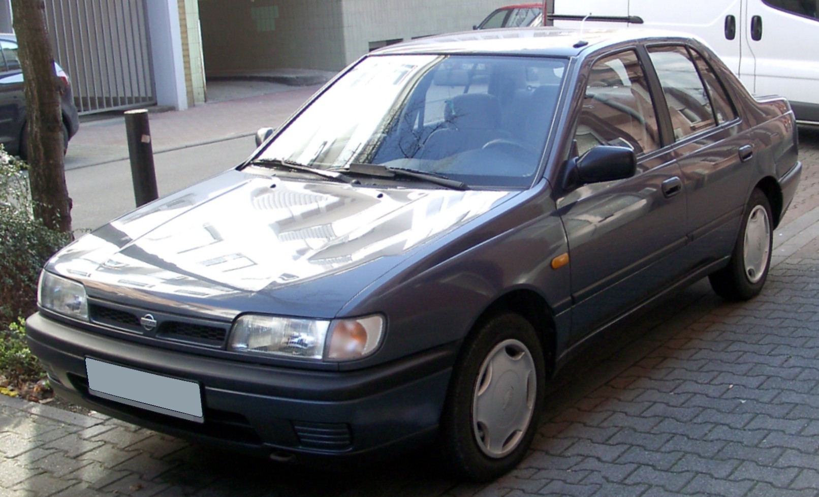 Nissan Sunny: 5 фото