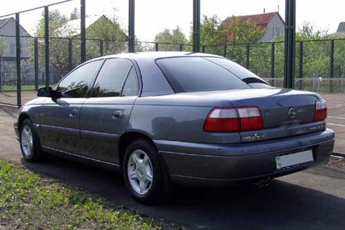 Opel Omega: 10 фото