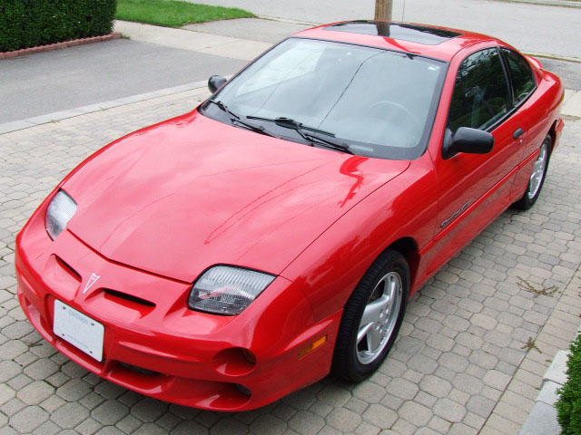 Pontiac Sunfire: 8 фото