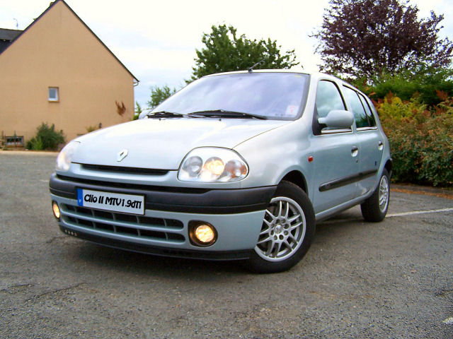 Renault Clio II: 7 фото