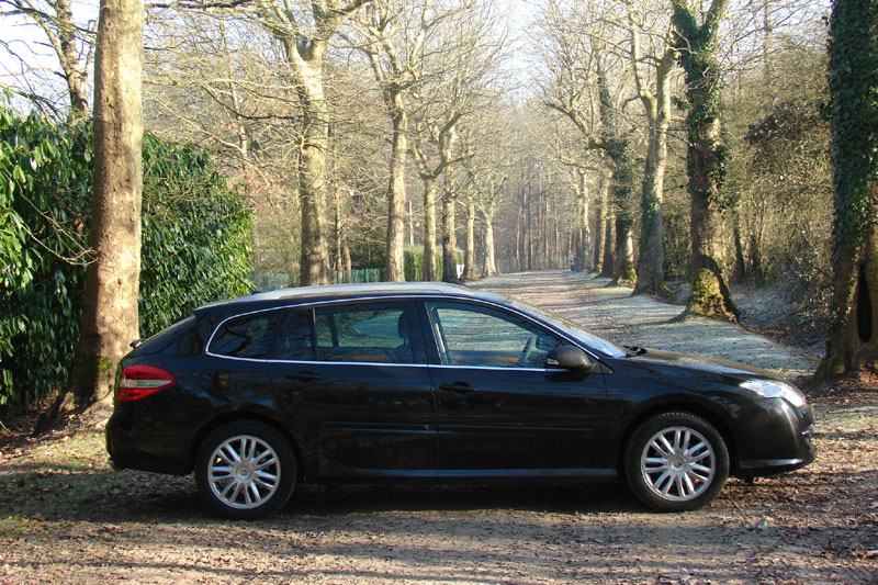 Renault Laguna Estate: 3 фото