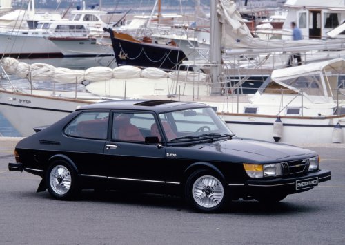 Saab 900: 6 фото