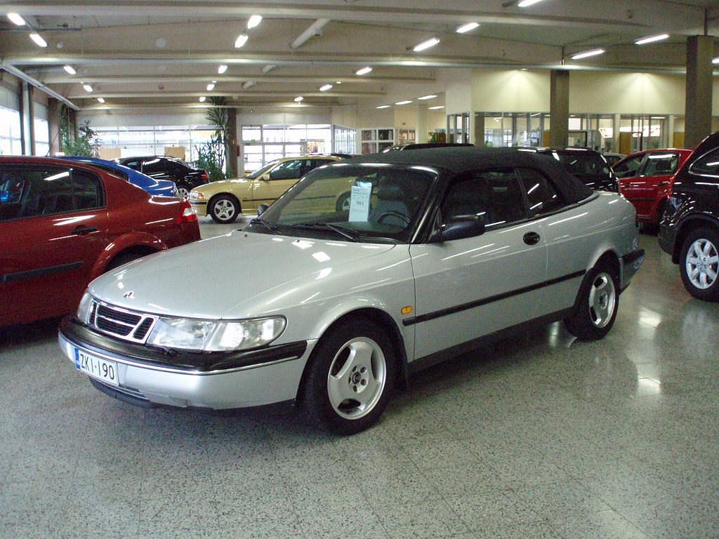 Saab 900: 10 фото