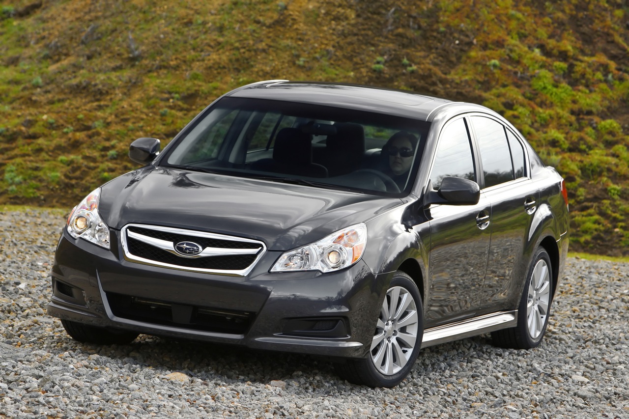 Subaru Legacy: 2 фото