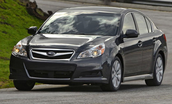 Subaru Legacy: 8 фото