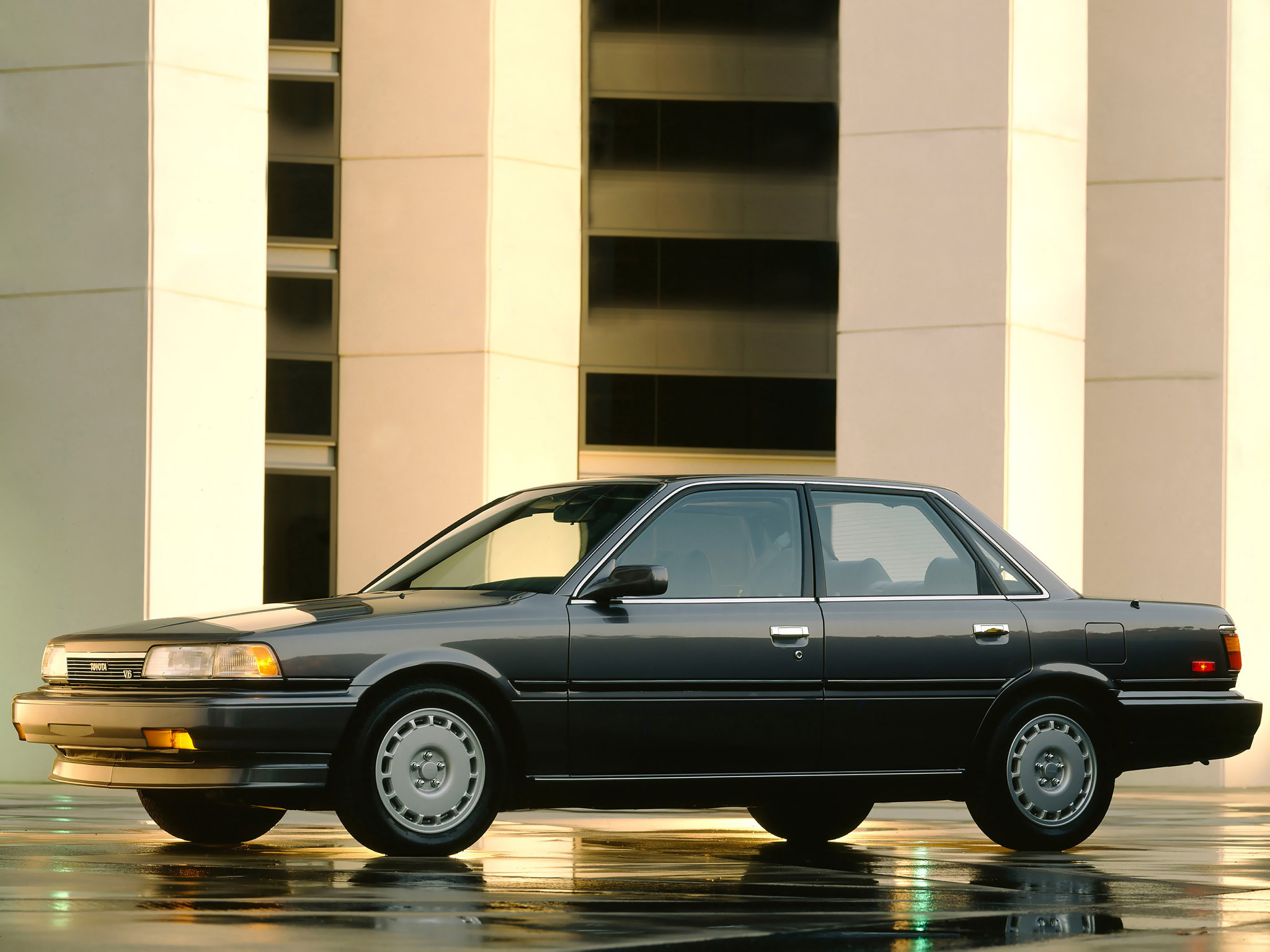 Toyota Camry II: 8 фото