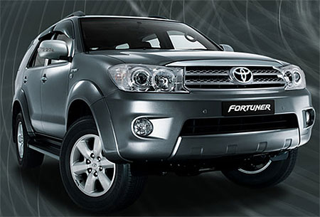 Toyota Fortuner: 12 фото