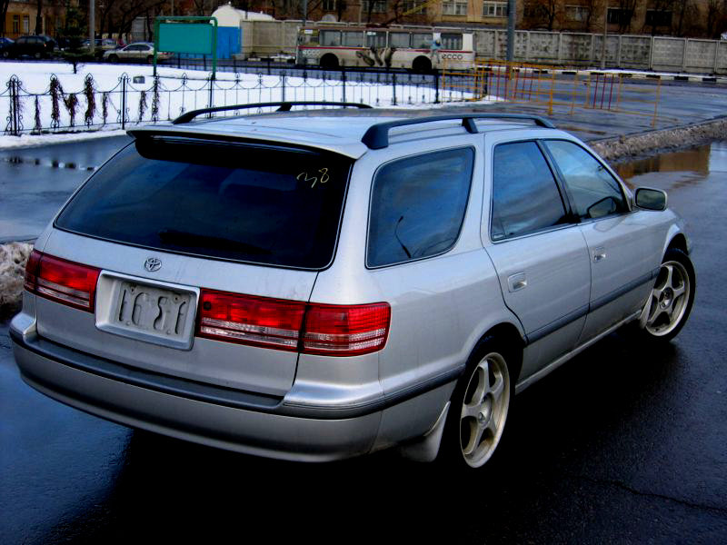 Toyota Mark II Wagon Qualis: 4 фото